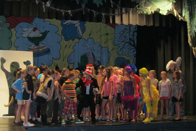 seussical11.jpg