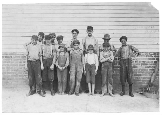 CottonMillWorkers.jpg - Library of Congress