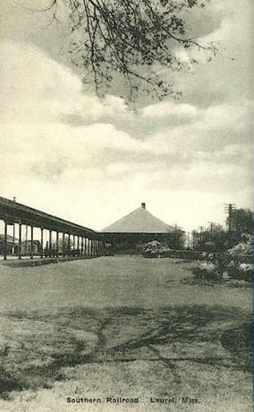 Laurel_Depot_1930s.jpg - Laurel Depot 1930s